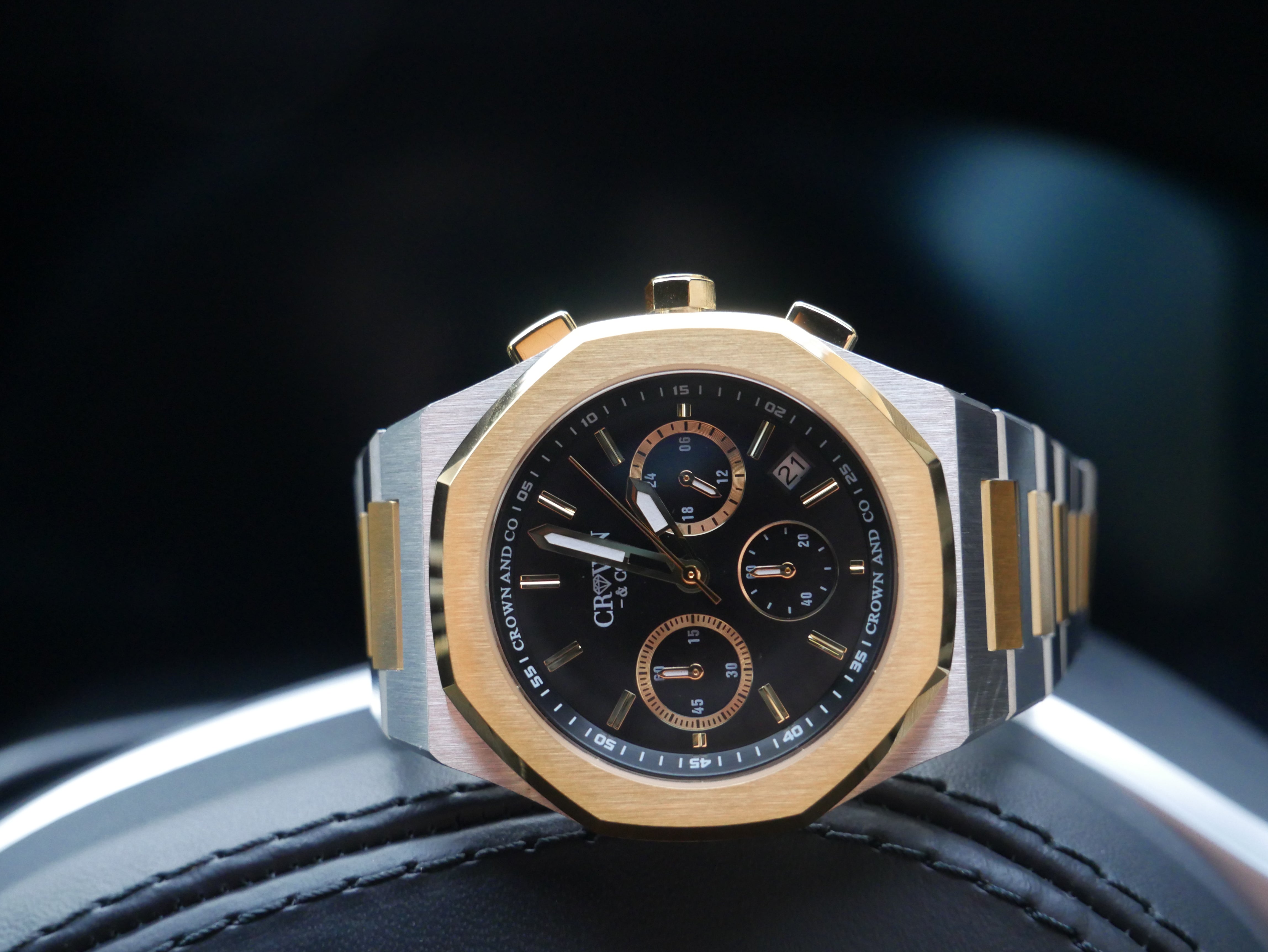 Ocho series Steel and yellow gold black dial 41