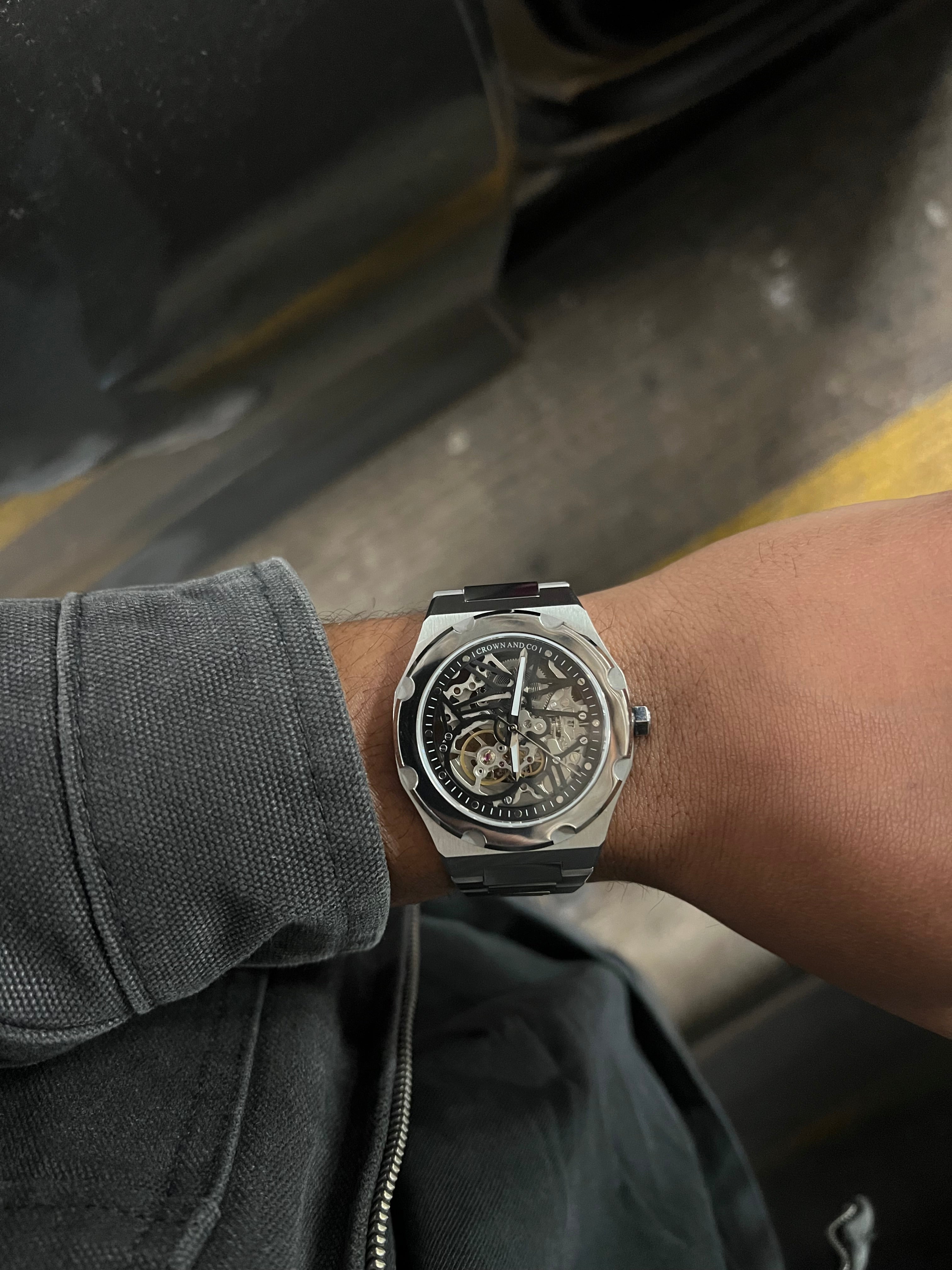 Crown Revolve skeleton Black dial 41