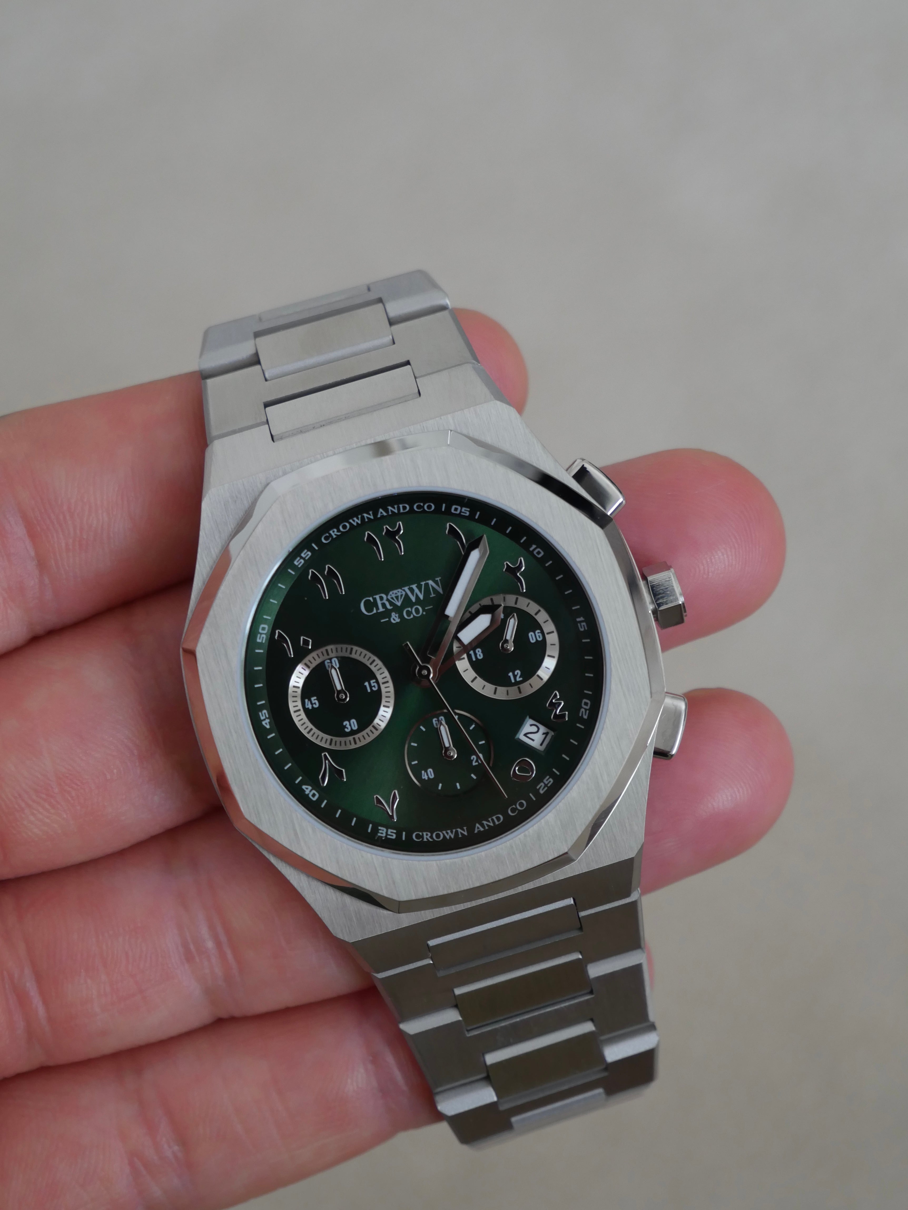 Ocho series Emerald arabic dial 41