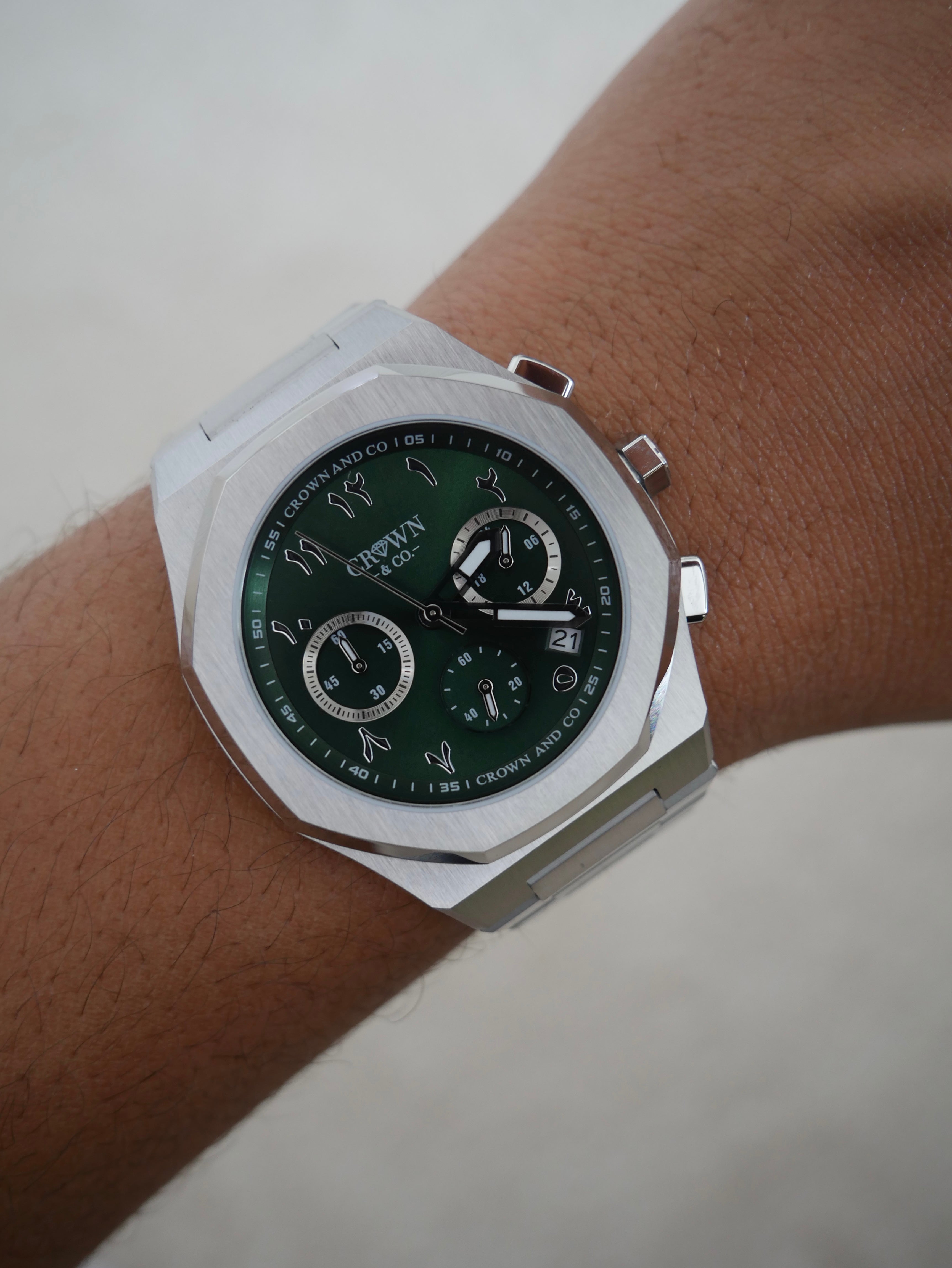 Ocho series Emerald arabic dial 41