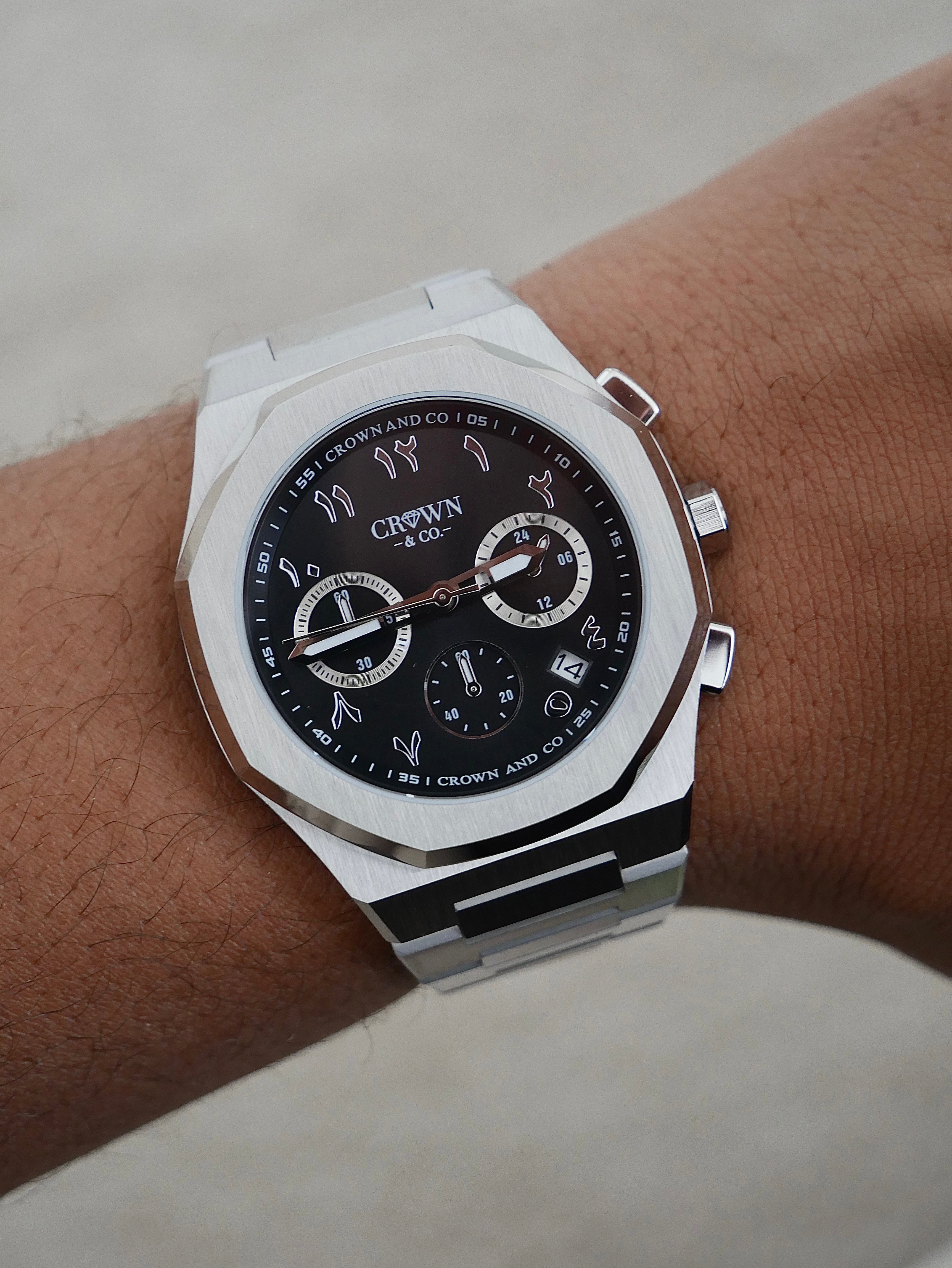 Ocho series black arabic dial 41