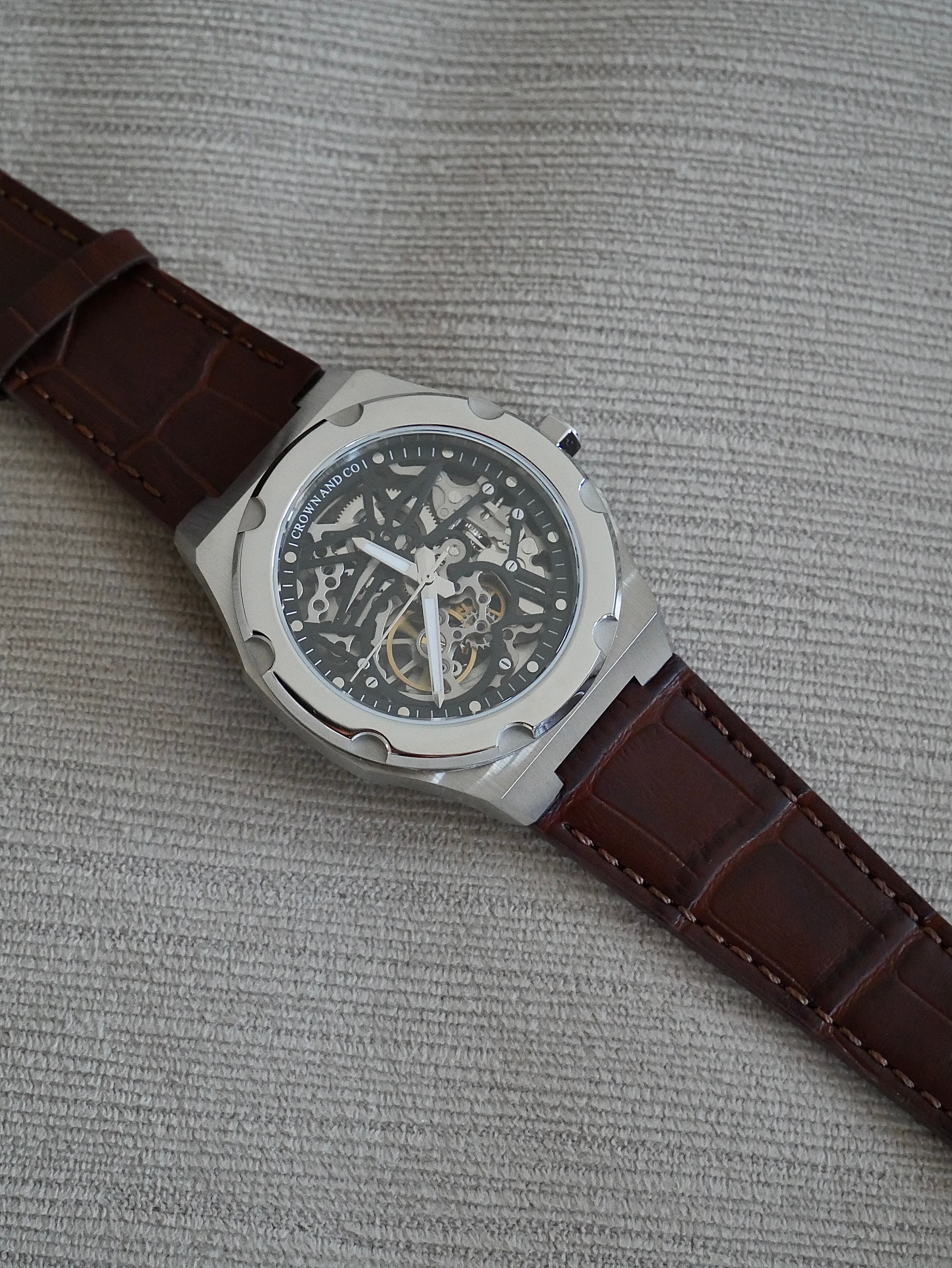 Crown Revolve Black dial 41 | Brown Leather strap
