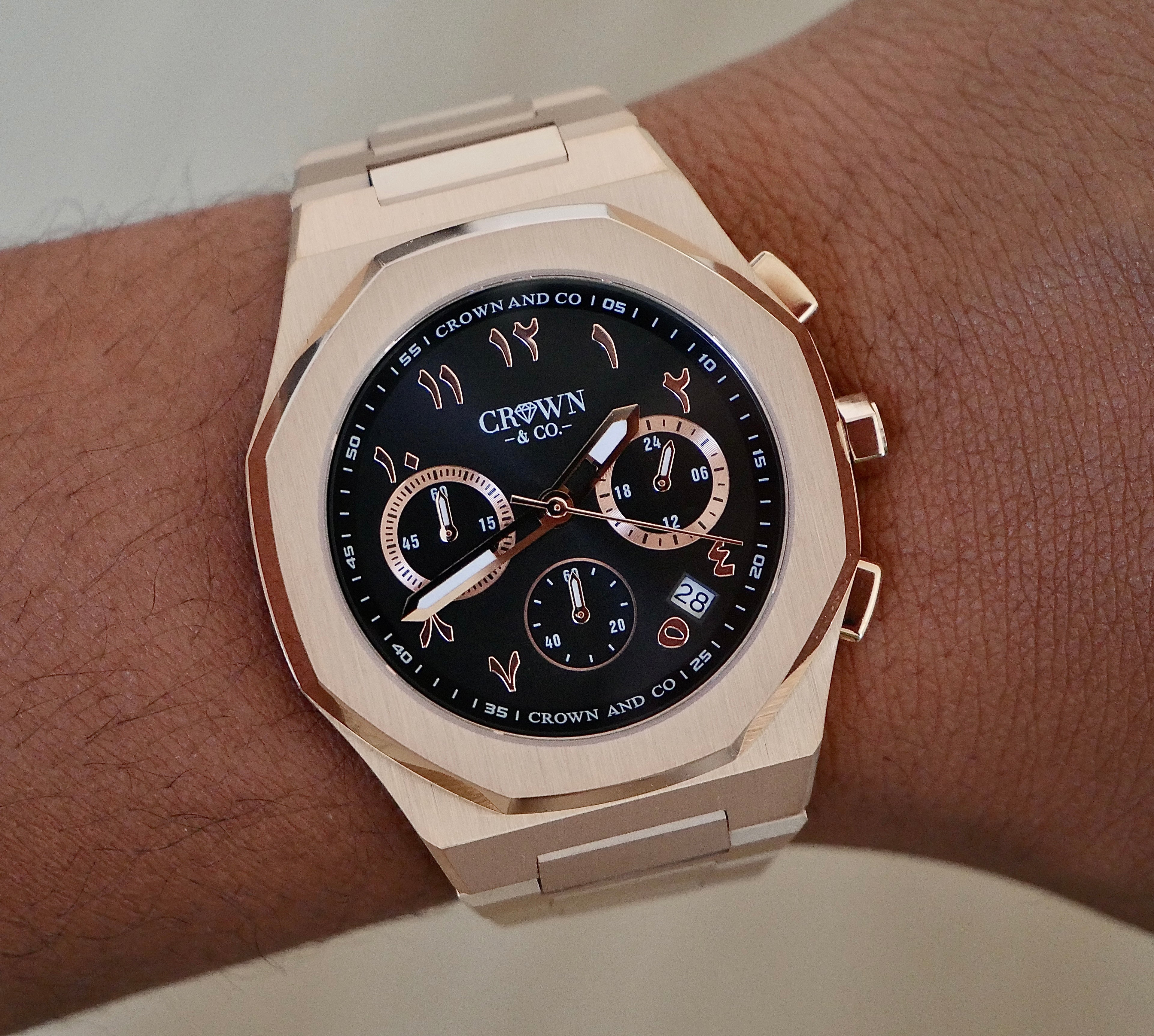 Ocho Series Rose Black Arabic dial 41mm