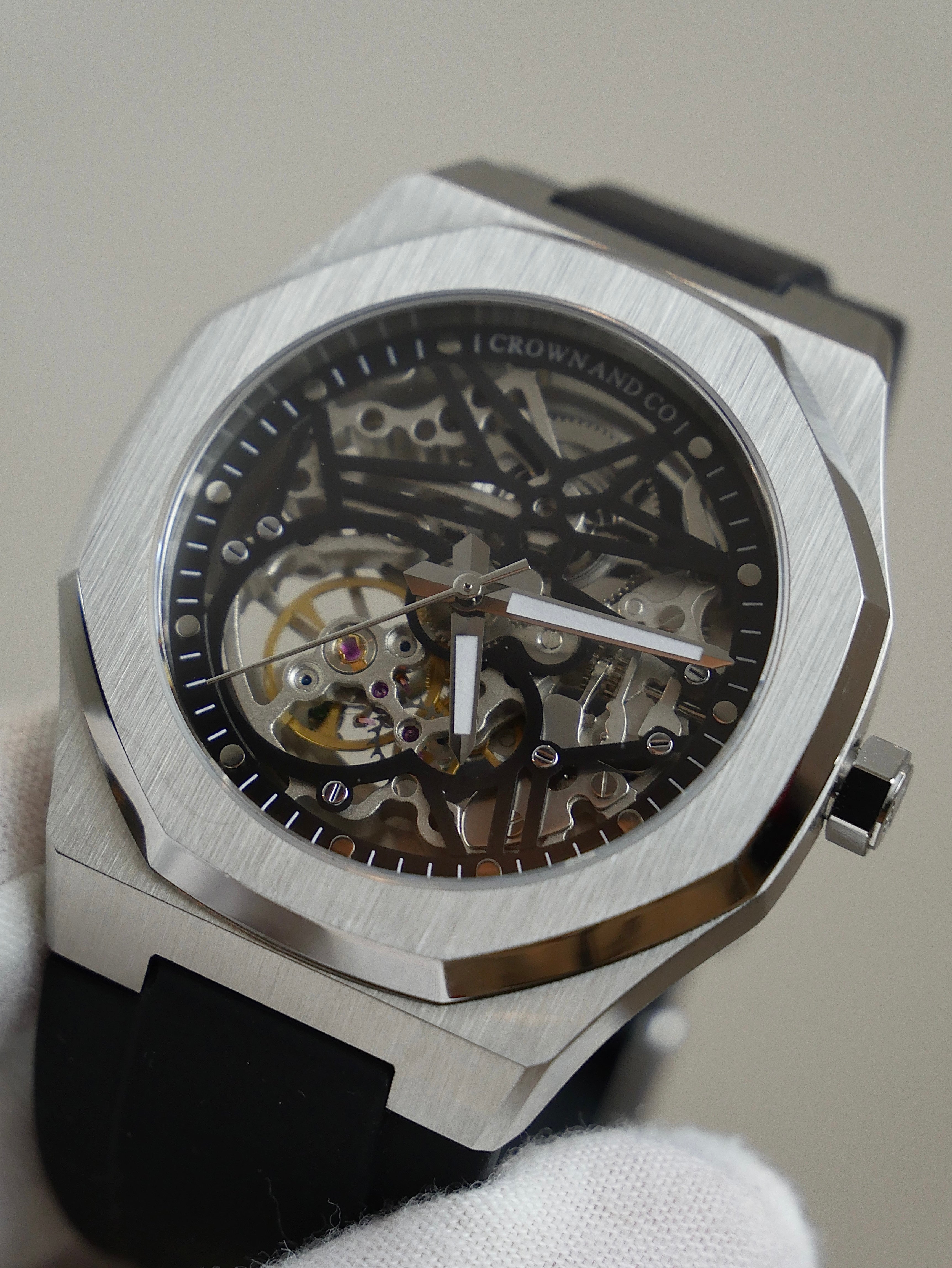 Ocho series Skeleton Black dial 41| Black Rubber strap