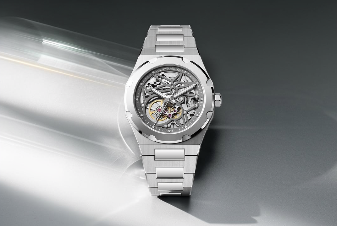 Crown Revolve skeleton grey dial 41