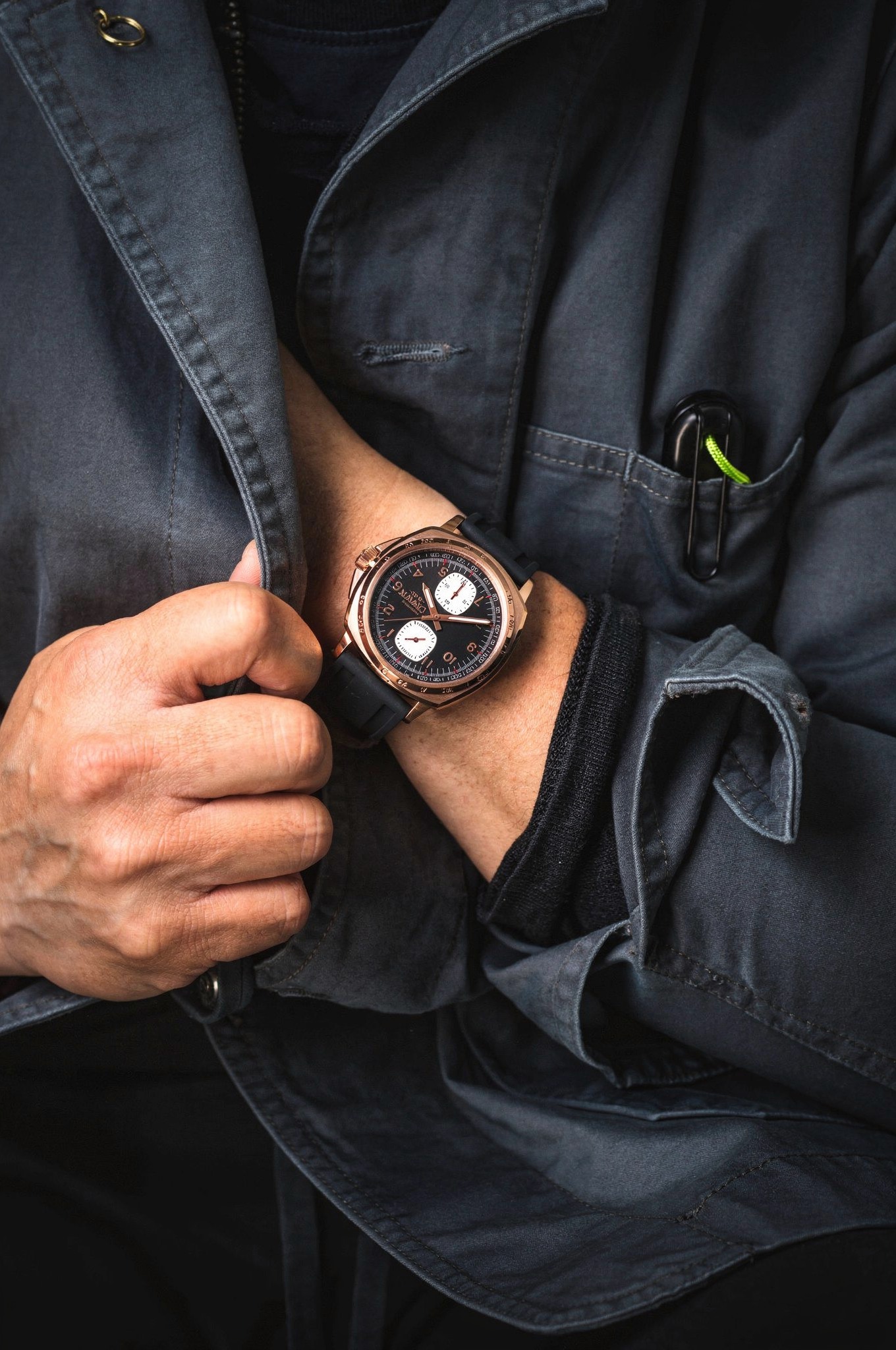 Crown Series Rose 25 Black dial