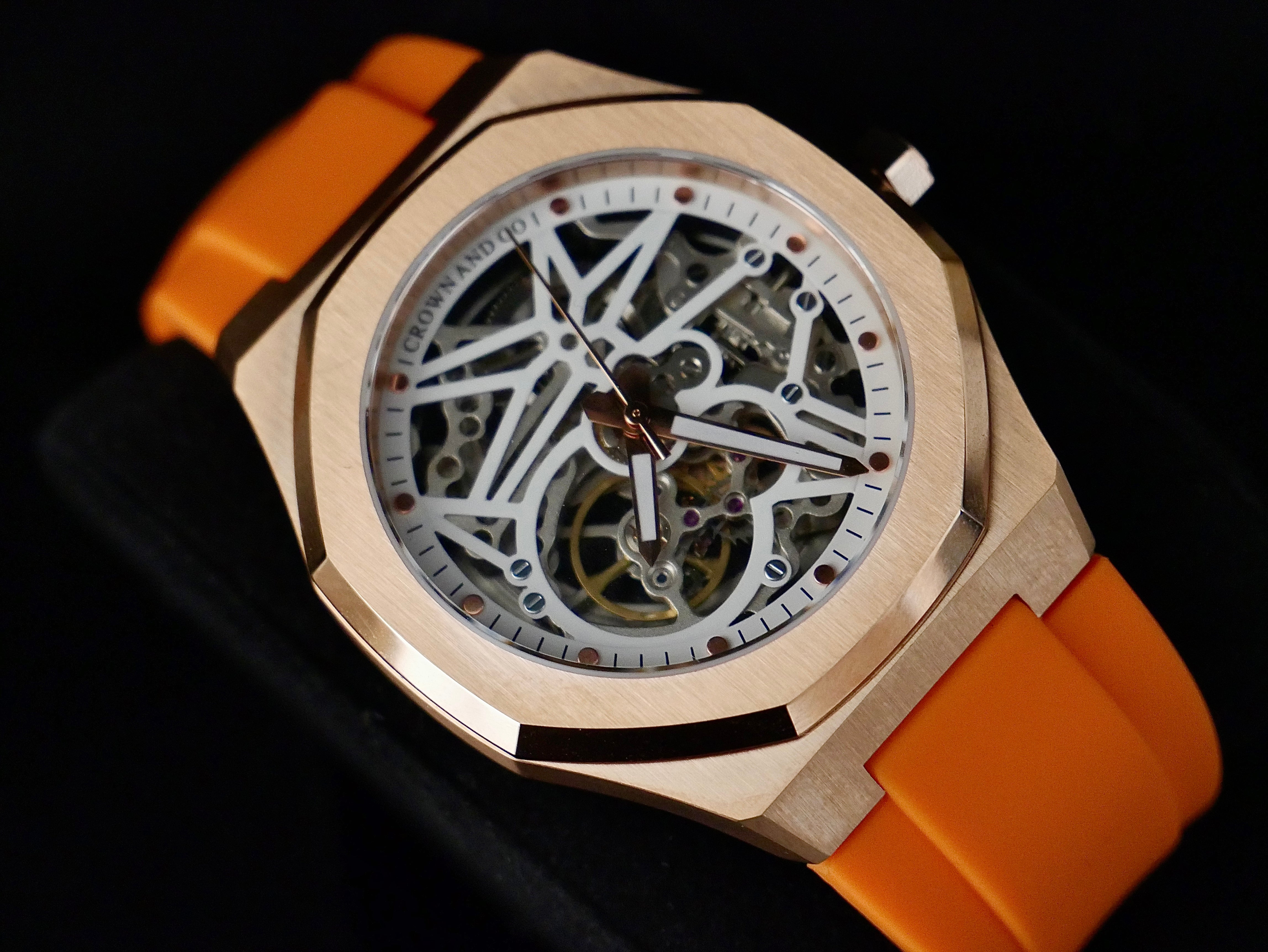 The Rose Skeleton Ocho series White dial 41 | Orange Rubber strap