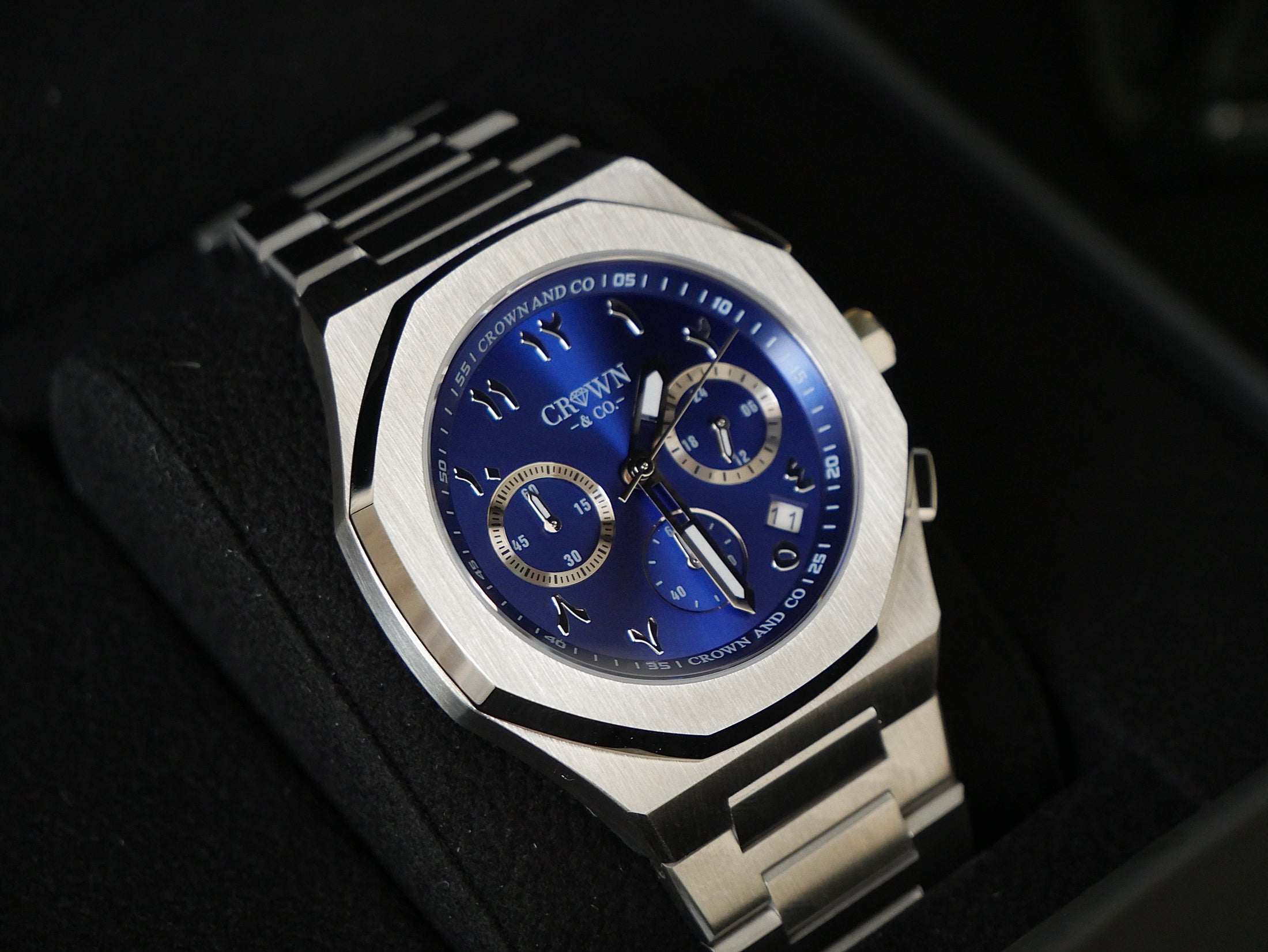Ocho Series Arabic Navy Blue dial 41mm