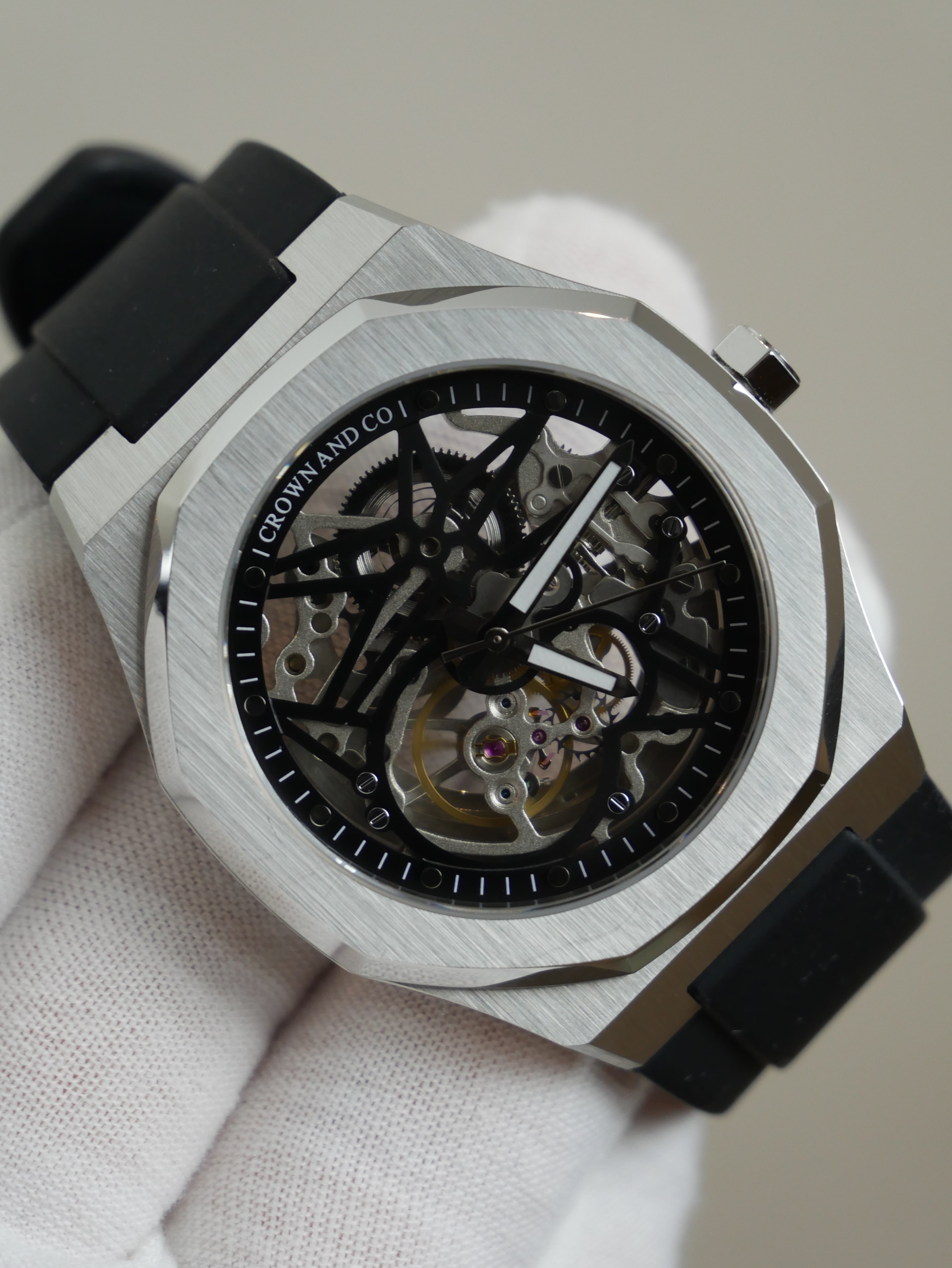 Ocho series Skeleton Black dial 41| Black Rubber strap