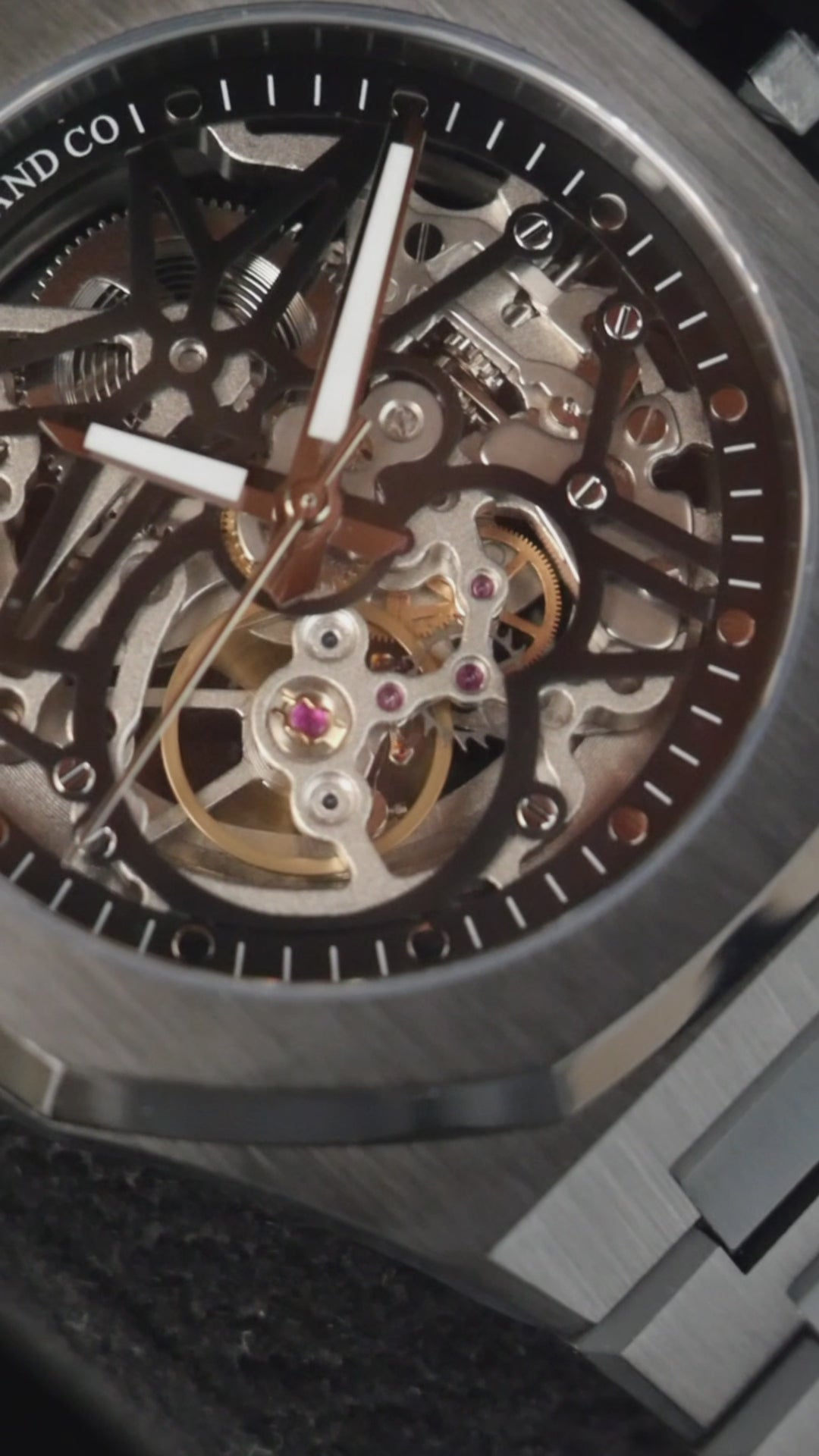 Ocho series Skeleton Black 41mm